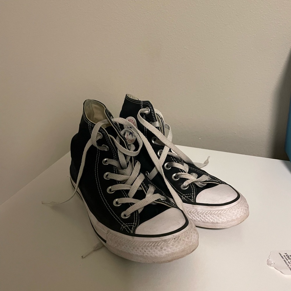 Gently worn high top converse